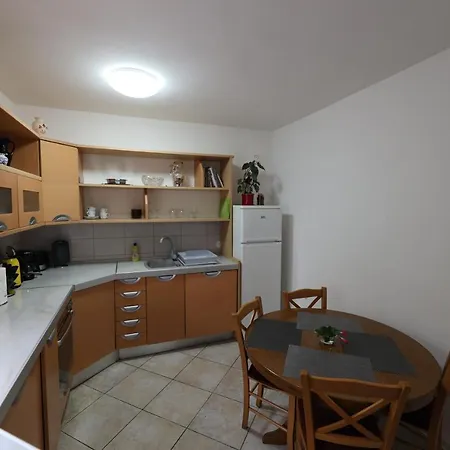 Cvjetna Apartman *
